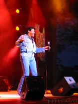 041111ChubbyChecker4787.jpg (65404 bytes)
