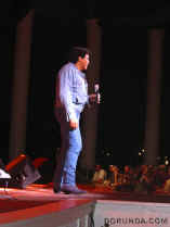 041111ChubbyChecker4796.jpg (57501 bytes)