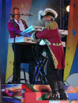 050423PaulRevereKeyboard0409Crop.jpg (89484 bytes)
