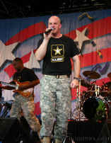 060527ArmyVolunteersBand4178.jpg (102230 bytes)
