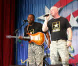 060527ArmyVolunteersBand4183.jpg (104607 bytes)