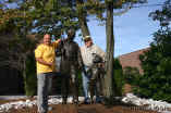 091114GDDadAndyGriffithStatue2703.jpg (120625 bytes)