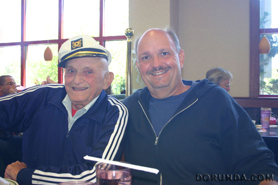 111002GDDadLunch4928.jpg (68765 bytes)