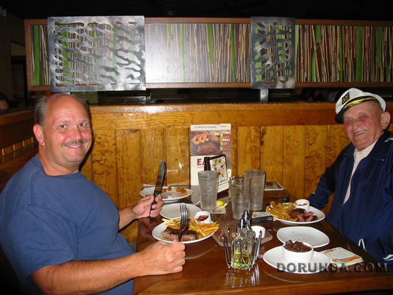 111011GDDadDinnerOutback7958.jpg (98946 bytes)