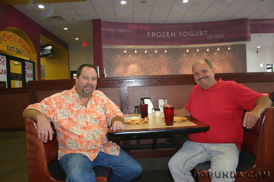 111123GDCowboyDougGlazeLunchCicis5601.jpg (78801 bytes)