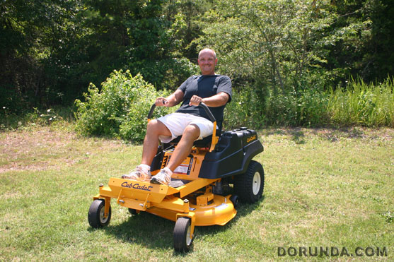 120619GDCubCadetMower6589.jpg (127467 bytes)