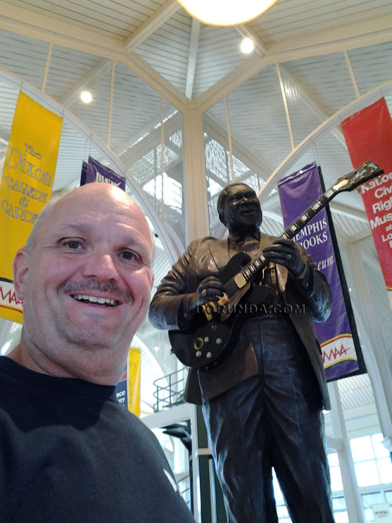 131019GDBBKingTributeMemphisBluesMuseumTN143146.jpg (122595 bytes)