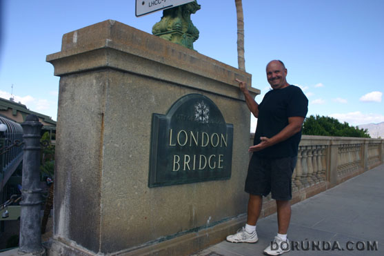 131029GDLondonBridgeLakeHavasuAZ8618.jpg (67770 bytes)