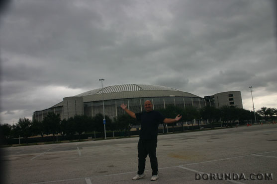 131104GDHoustonAstroDomeTX8807.jpg (47716 bytes)