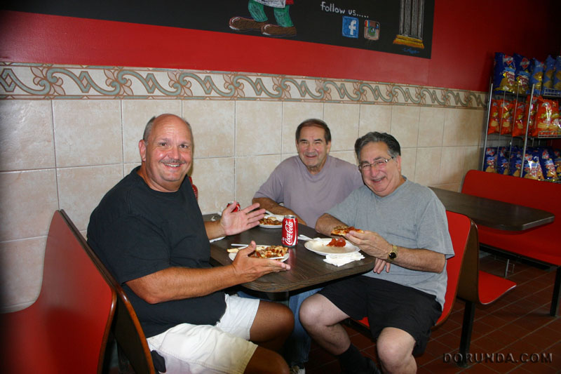 140812GDJoeBaptistePeterAnnoneBrunosPizzaMA9289.jpg (117345 bytes)