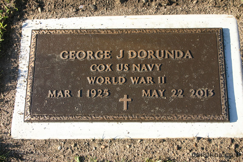 140814DadCemeteryVAPlaque9319.jpg (214951 bytes)