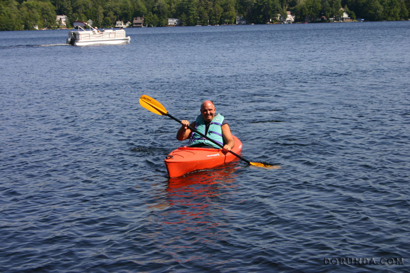 140818GDKayakLaurelLakeNH9401.jpg (159088 bytes)