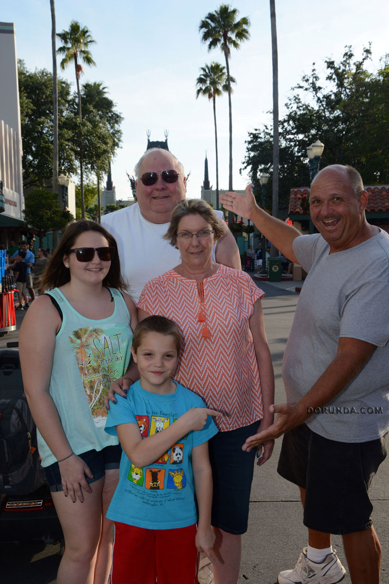 160421GDTomStankoCindyJoeJessDisneyFL3006.jpg (251535 bytes)